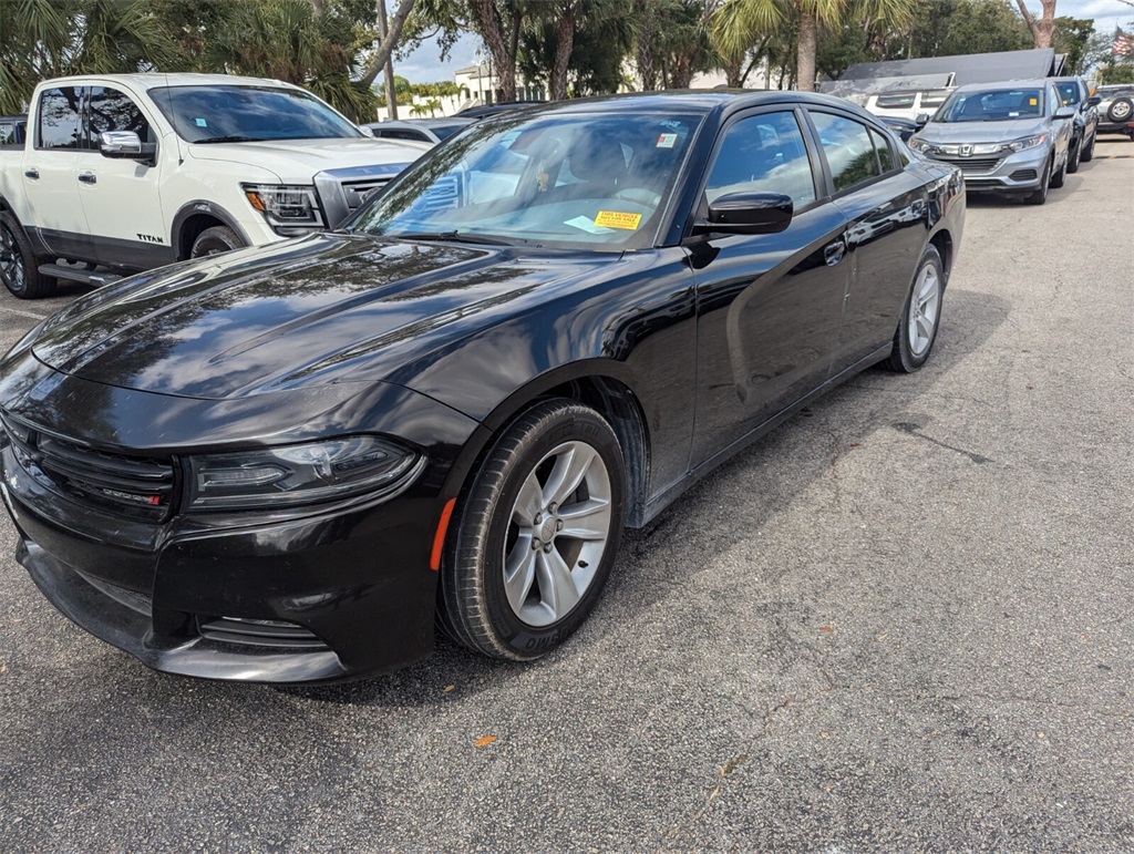 2016 Dodge Charger SXT 16