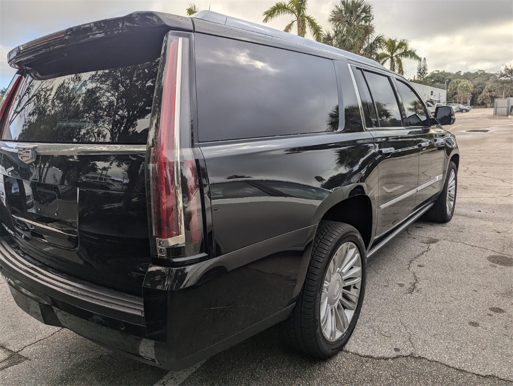 2016 Cadillac Escalade ESV Platinum Edition 16