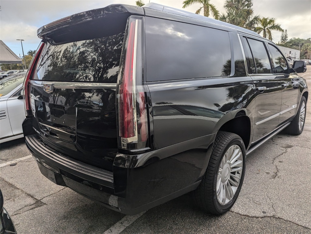 2016 Cadillac Escalade ESV Platinum Edition 17