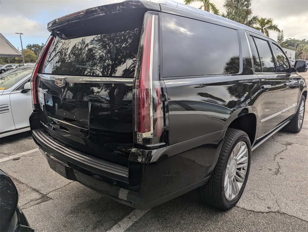 2016 Cadillac Escalade ESV Platinum Edition 18