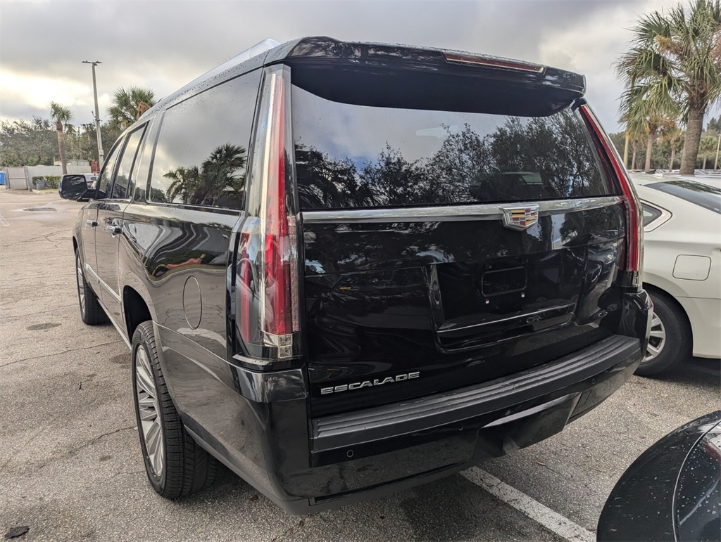 2016 Cadillac Escalade ESV Platinum Edition 21