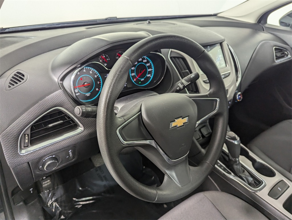 2018 Chevrolet Cruze LS 11