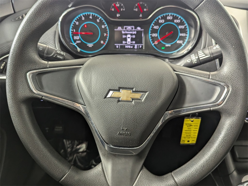 2018 Chevrolet Cruze LS 17