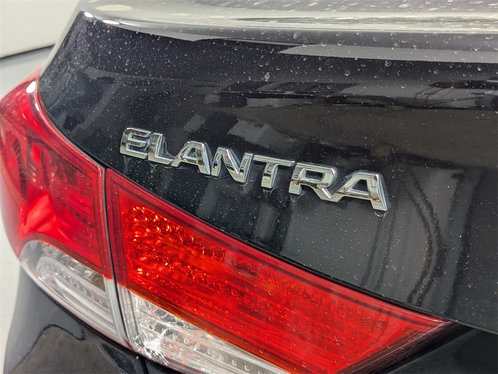 2012 Hyundai Elantra GLS 6