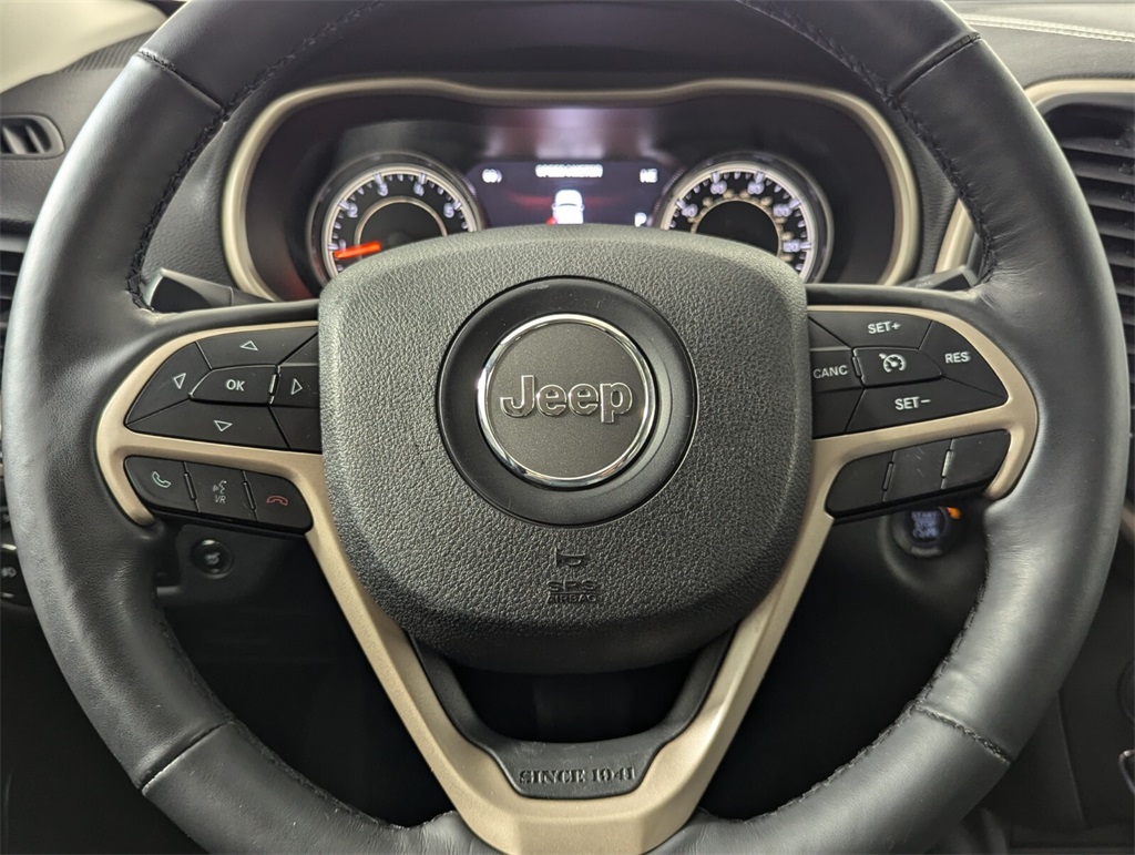 2015 Jeep Cherokee Limited 17