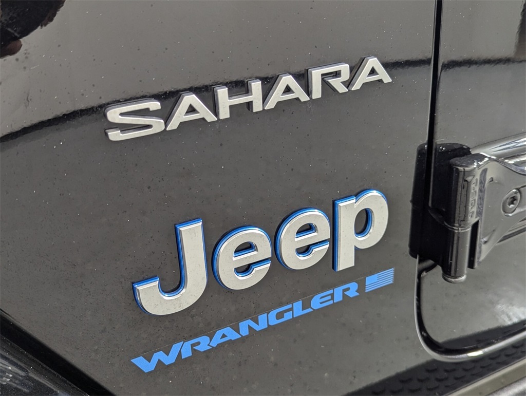 2023 Jeep Wrangler Sahara 4xe 8