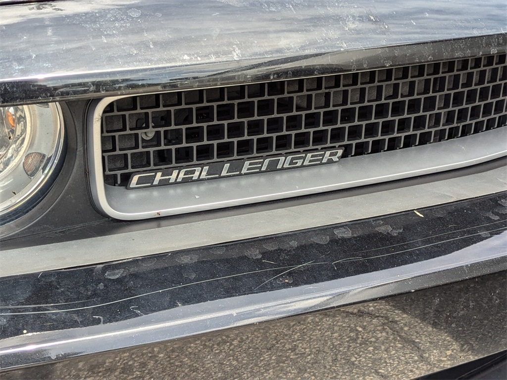 2013 Dodge Challenger SXT 2