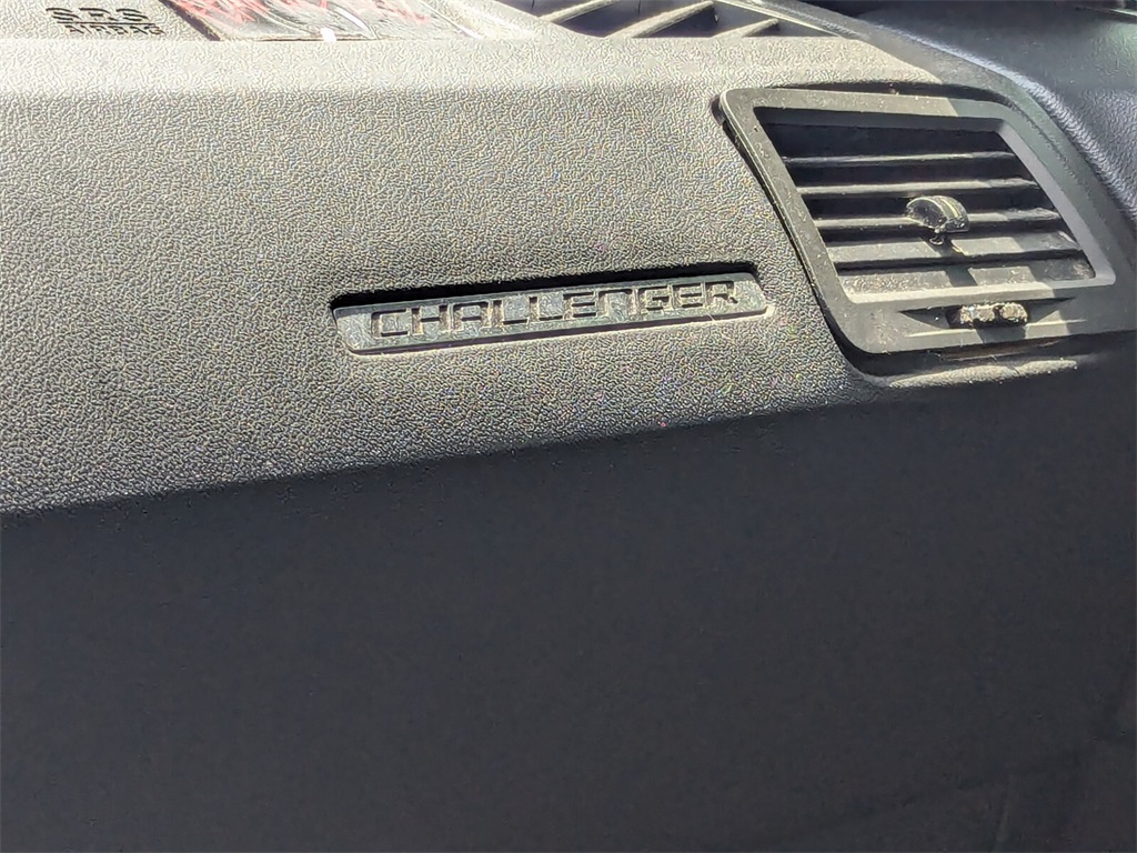 2013 Dodge Challenger SXT 17