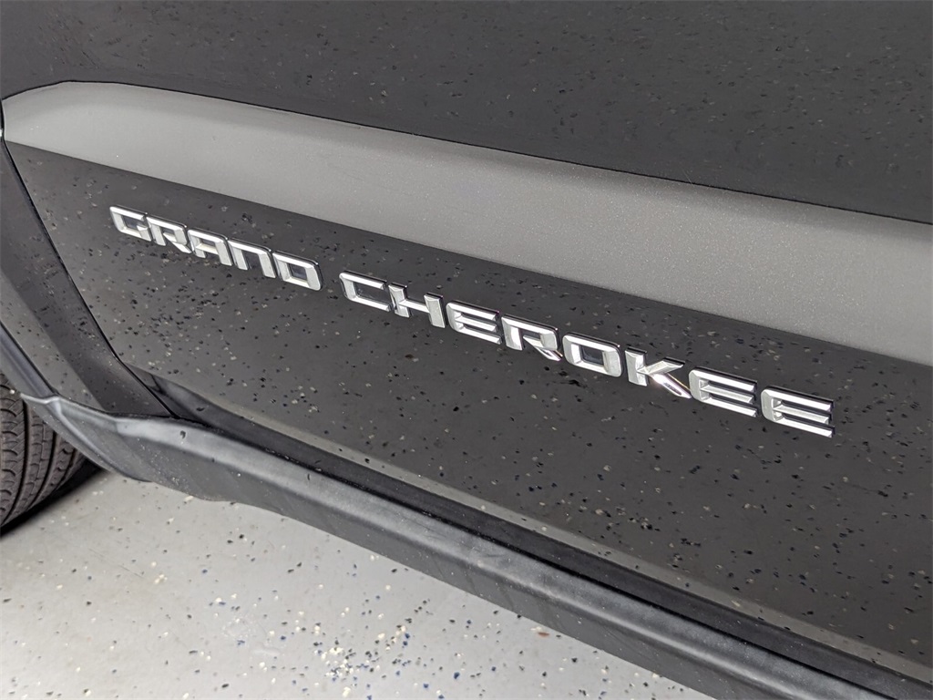 2015 Jeep Grand Cherokee Limited 24