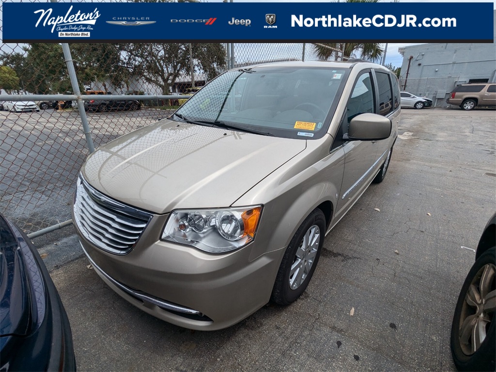 2013 Chrysler Town & Country Touring 1