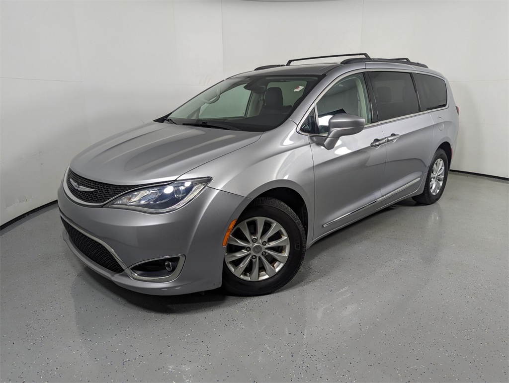 2017 Chrysler Pacifica Touring L 3