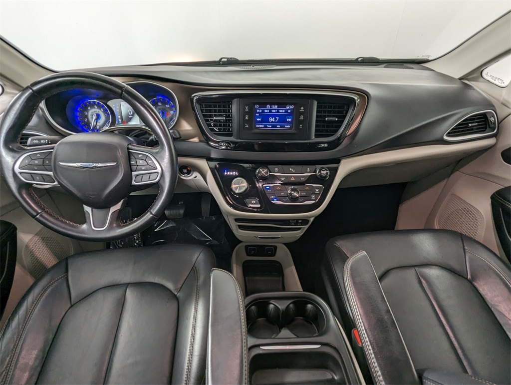 2017 Chrysler Pacifica Touring L 15