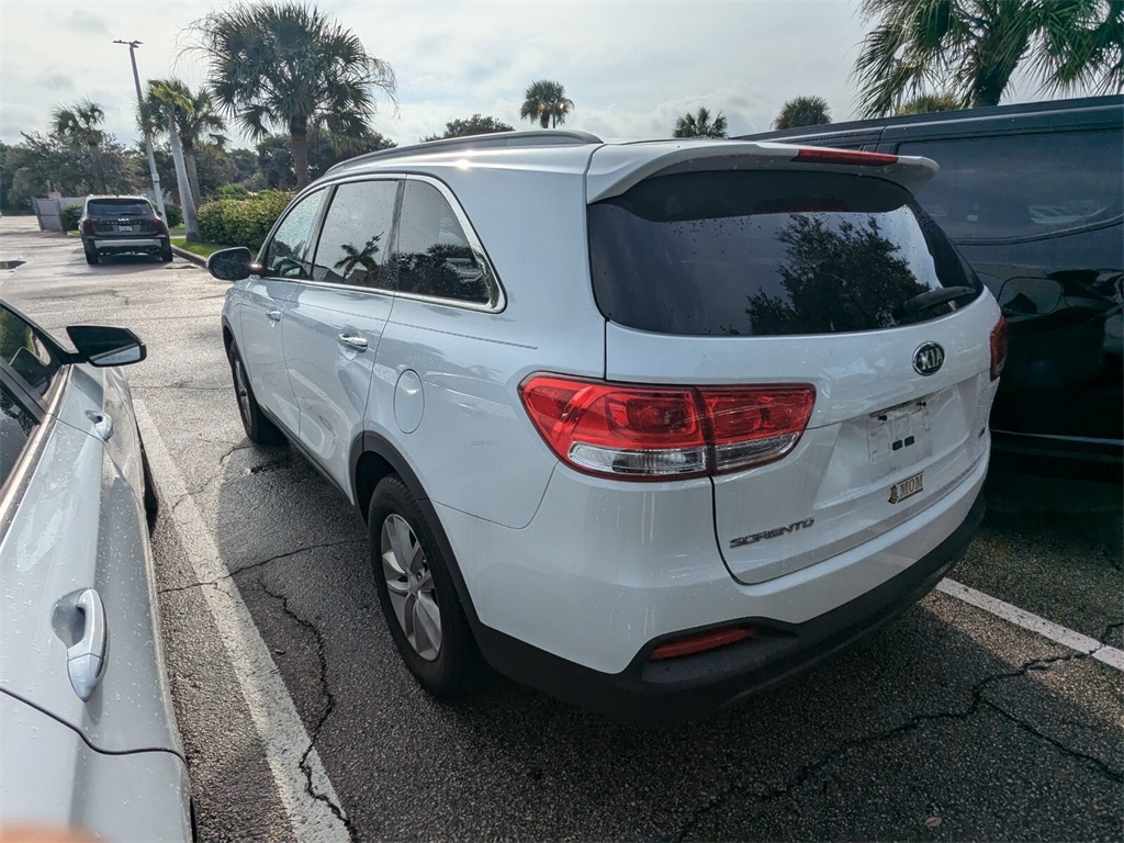 2018 Kia Sorento LX 14