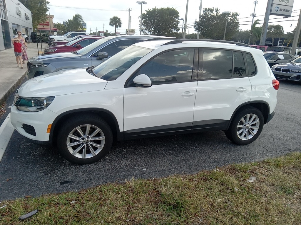 2018 Volkswagen Tiguan Limited 2.0T 17