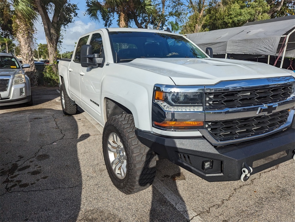 2017 Chevrolet Silverado 1500 LT 3