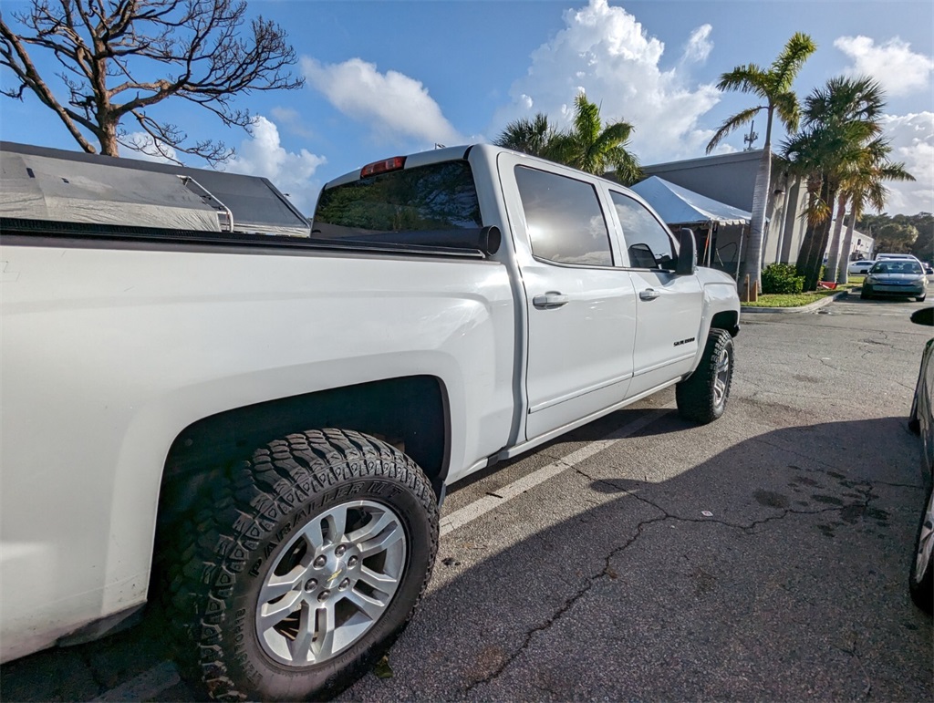 2017 Chevrolet Silverado 1500 LT 24