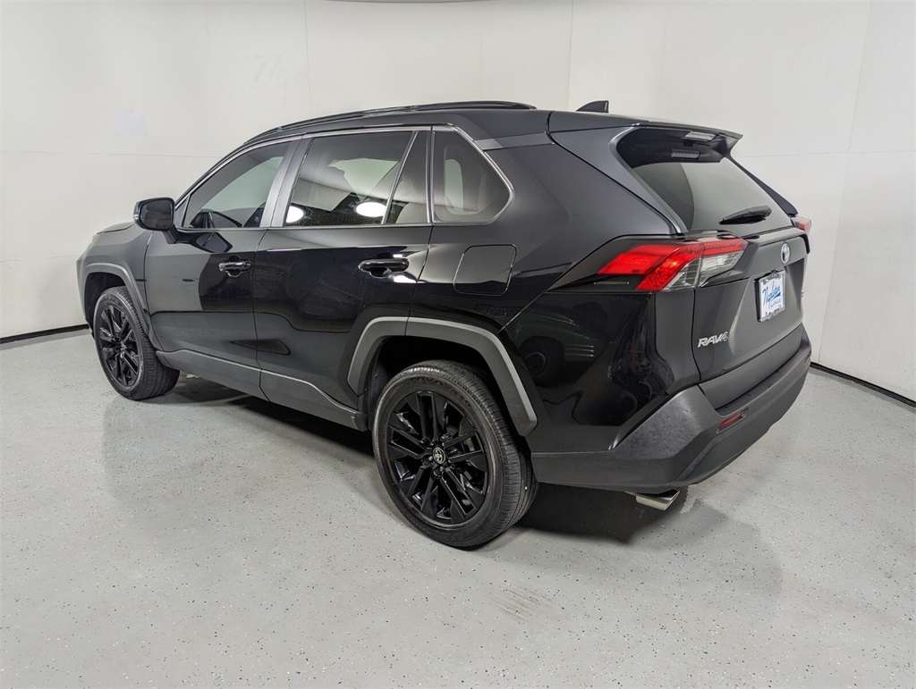 2022 Toyota RAV4 XLE Premium 5