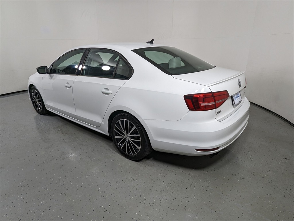 2015 Volkswagen Jetta 1.8T Sport 5