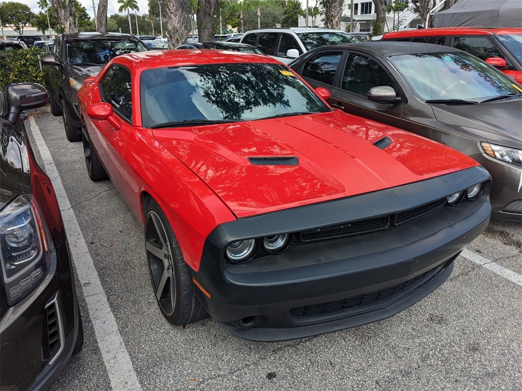 2019 Dodge Challenger SXT 2