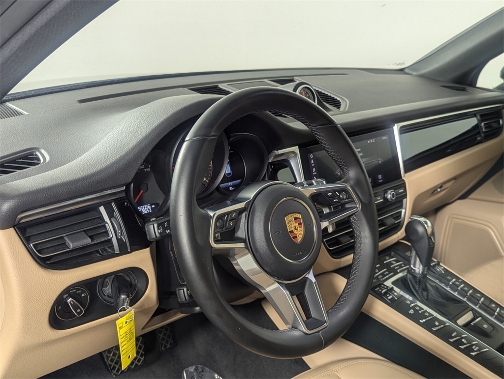 2019 Porsche Macan Base 11