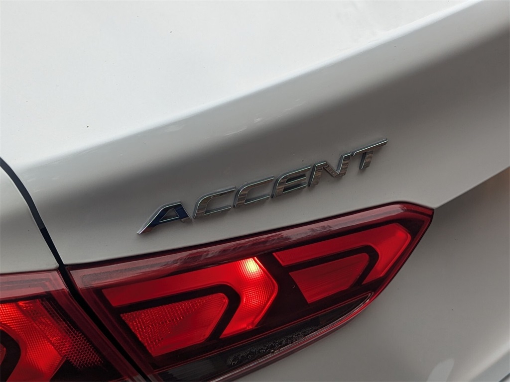 2020 Hyundai Accent SE 6