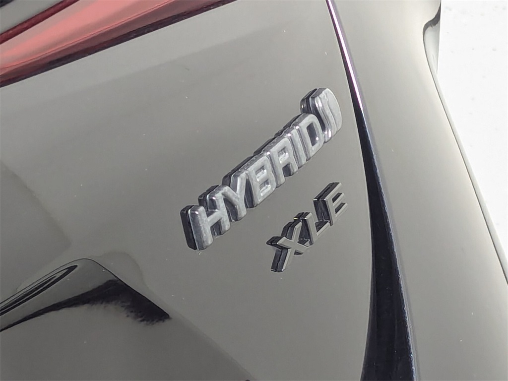 2022 Toyota Prius XLE 7