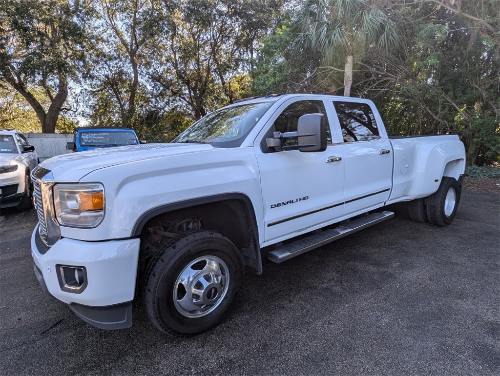 2015 GMC Sierra 3500HD Denali 2