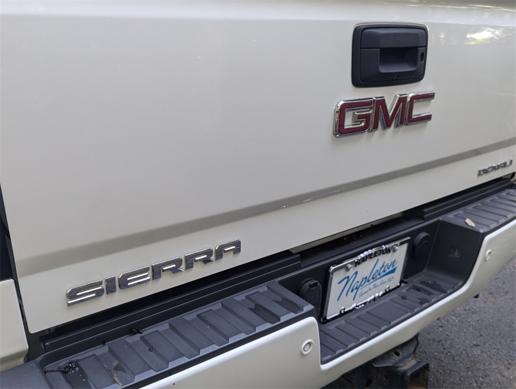 2015 GMC Sierra 3500HD Denali 10