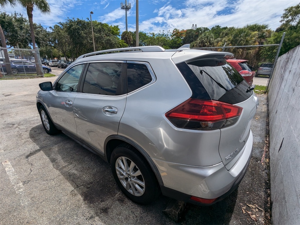 2018 Nissan Rogue SV 4