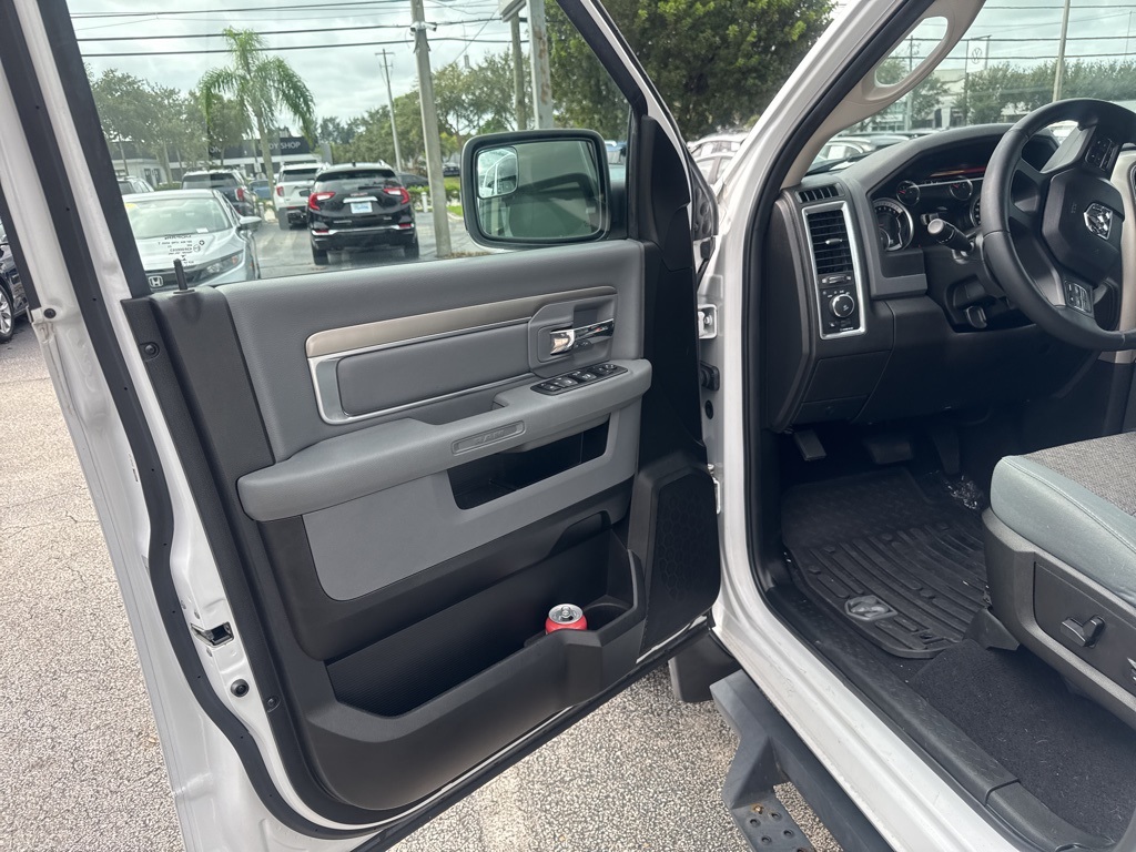 2019 Ram 1500 Classic Warlock 8