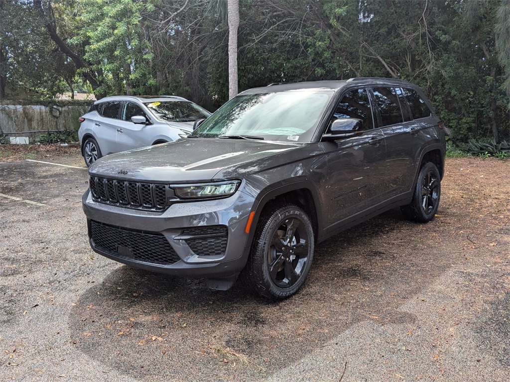 2024 Jeep Grand Cherokee Altitude 3