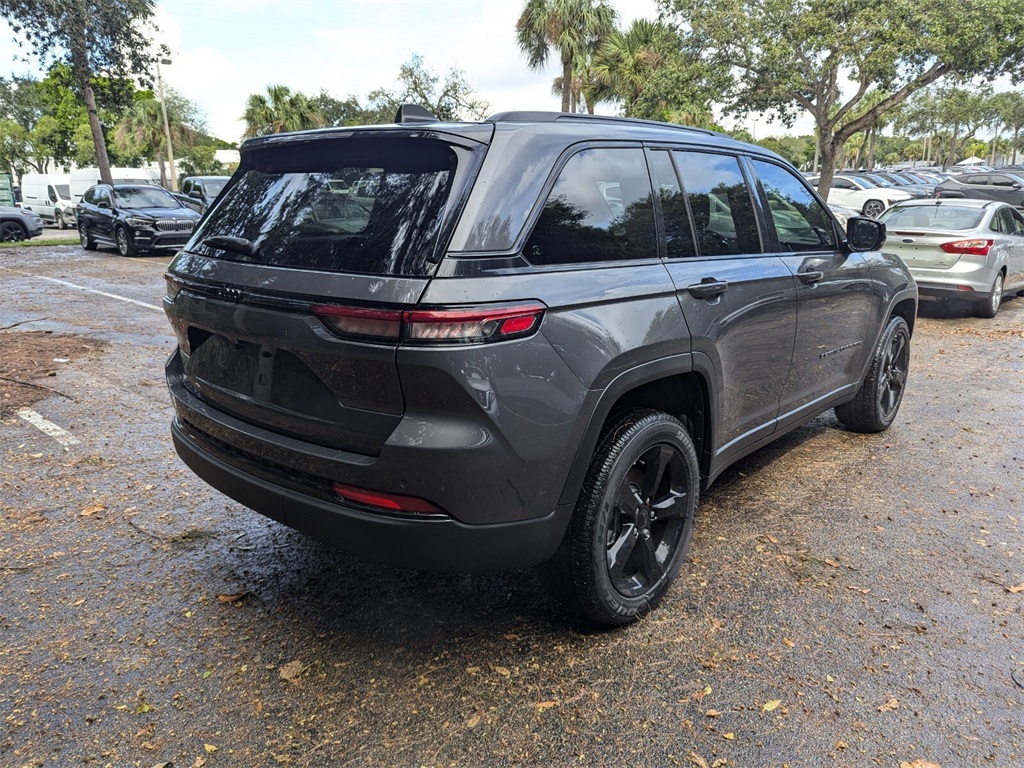 2024 Jeep Grand Cherokee Altitude 7