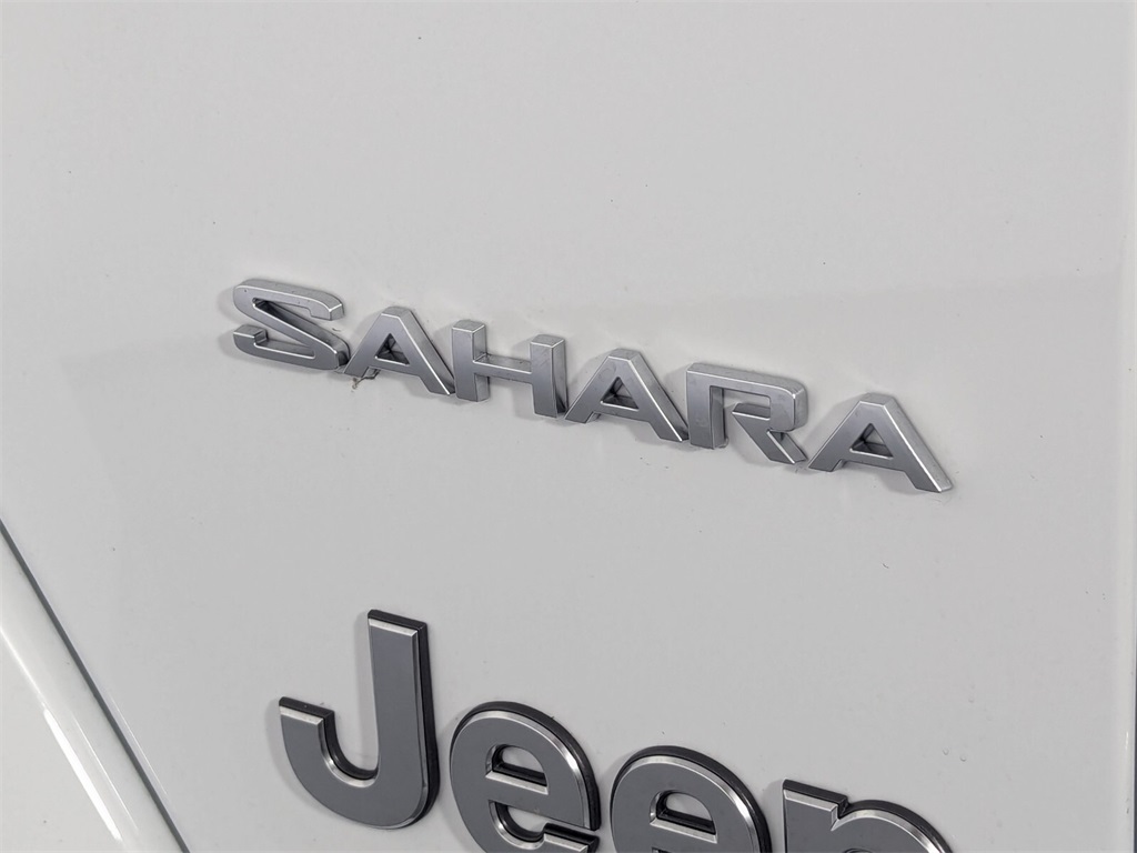 2024 Jeep Wrangler Sahara 22