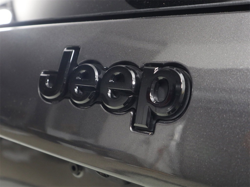 2023 Jeep Cherokee Altitude 5