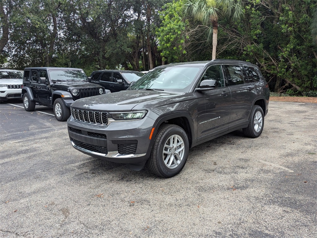 2024 Jeep Grand Cherokee L Laredo 3