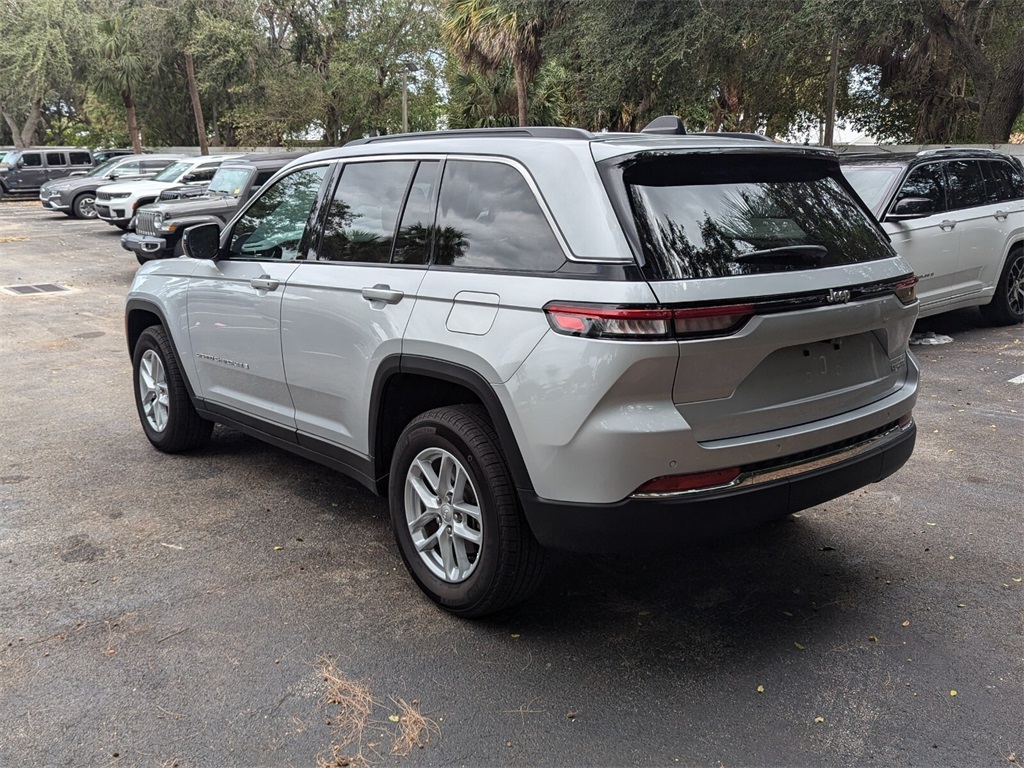 2024 Jeep Grand Cherokee Laredo 5