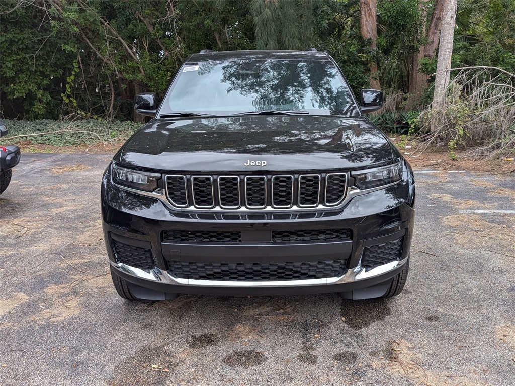 2024 Jeep Grand Cherokee L Laredo 2