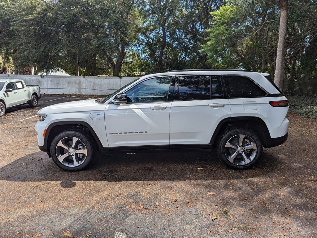 2024 Jeep Grand Cherokee  4