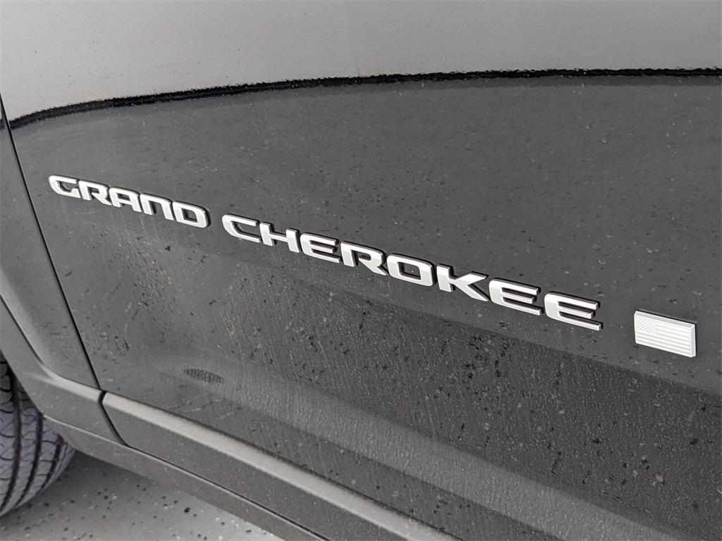 2024 Jeep Grand Cherokee Laredo 23