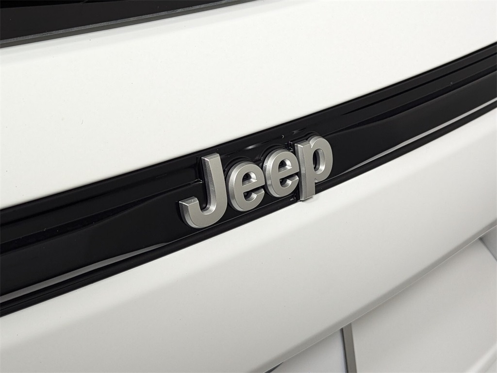 2024 Jeep Grand Cherokee Laredo 5