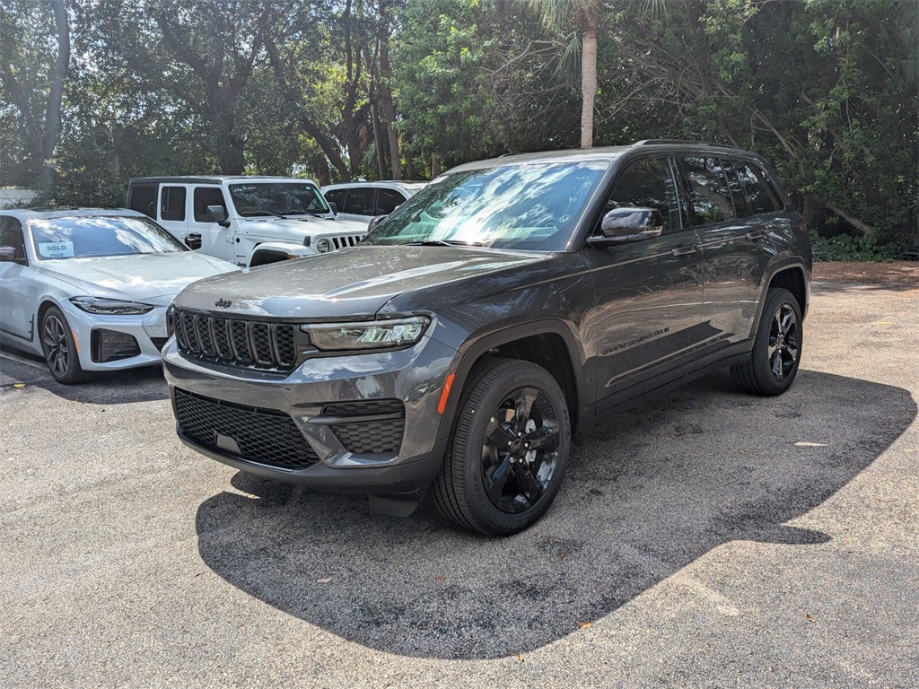 2024 Jeep Grand Cherokee Altitude 3