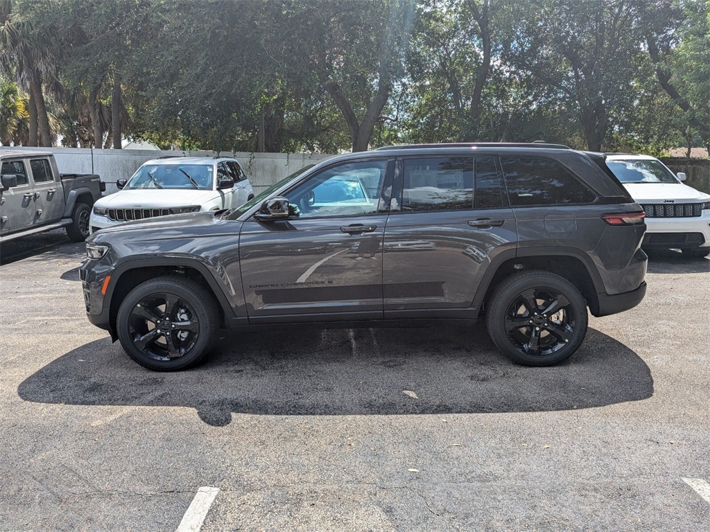 2024 Jeep Grand Cherokee Altitude 4