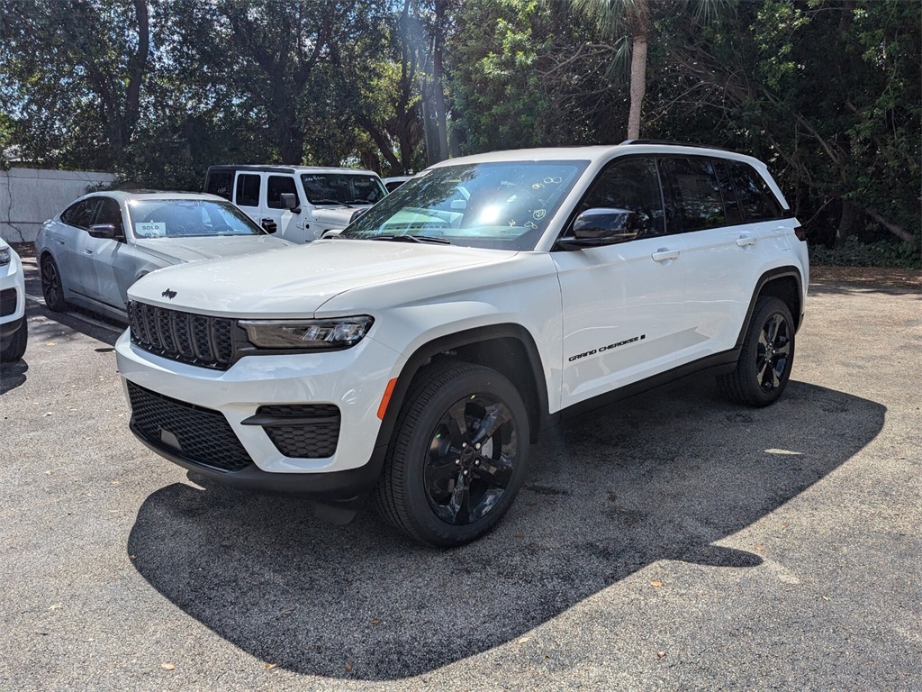 2024 Jeep Grand Cherokee Altitude 3