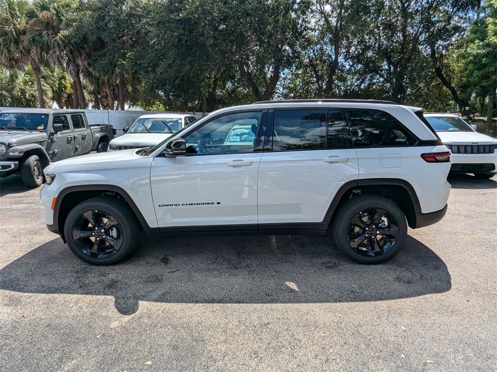 2024 Jeep Grand Cherokee Altitude 4