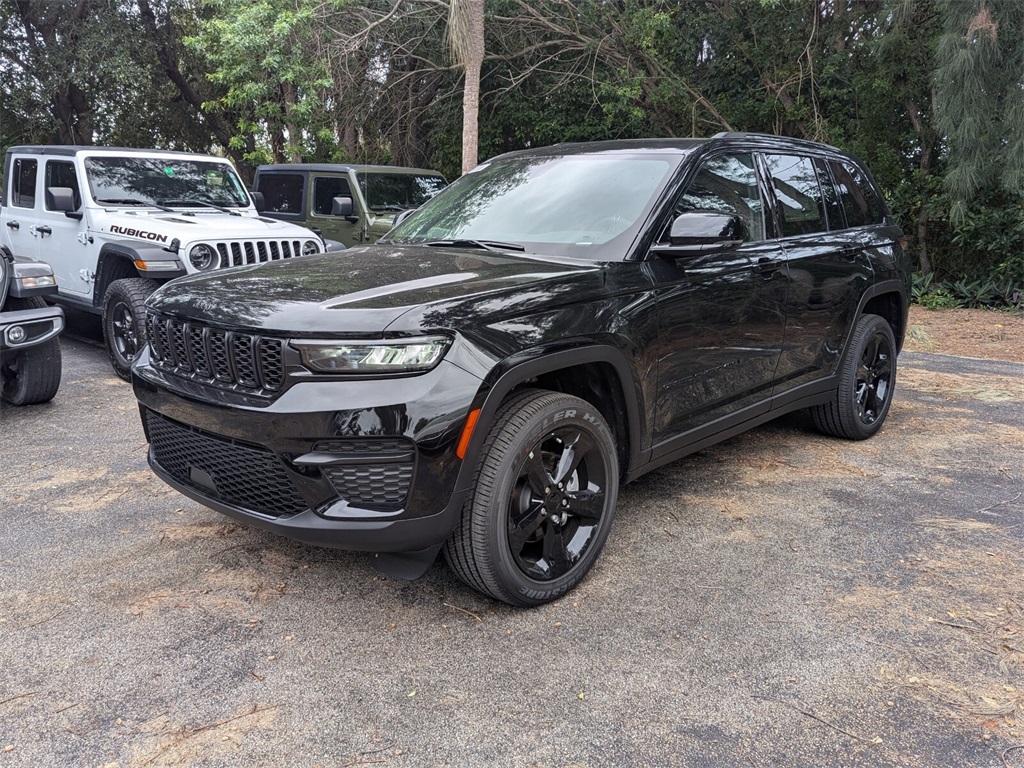 2024 Jeep Grand Cherokee Altitude 3