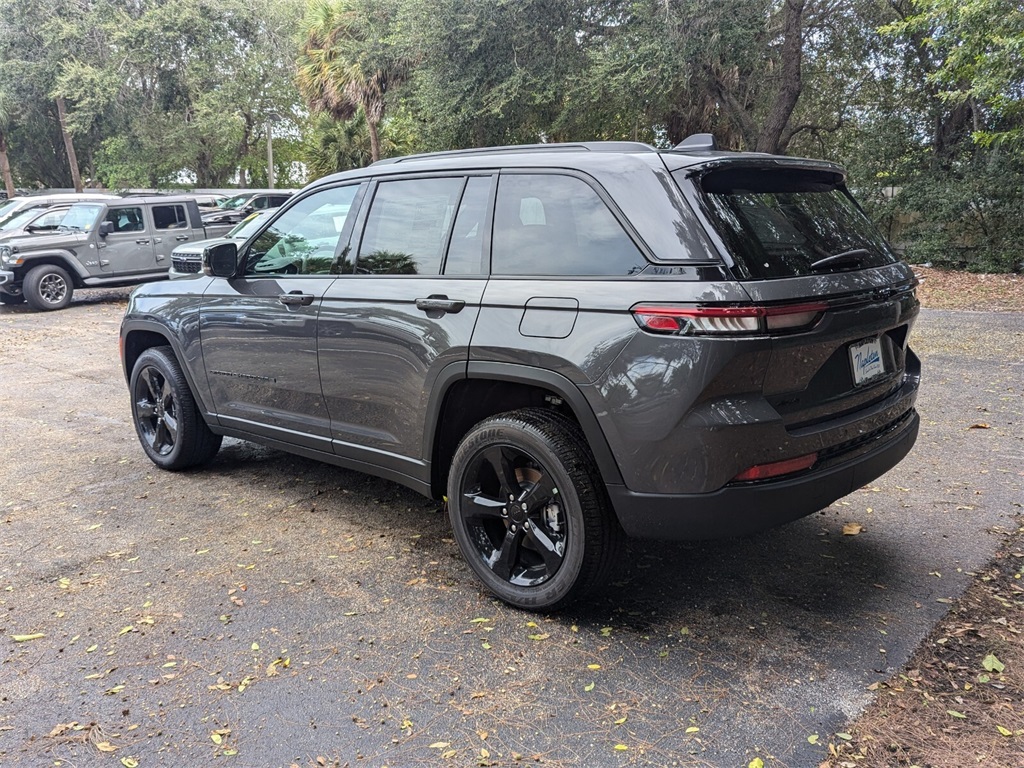 2024 Jeep Grand Cherokee Altitude X 5