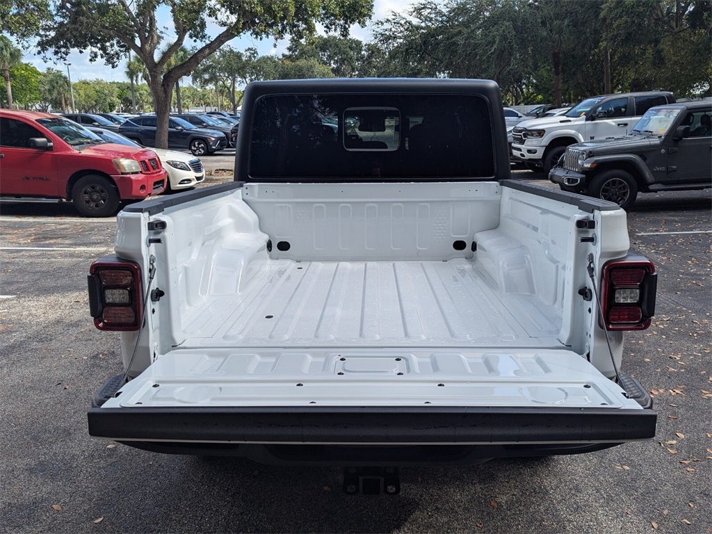 2024 Jeep Gladiator  24