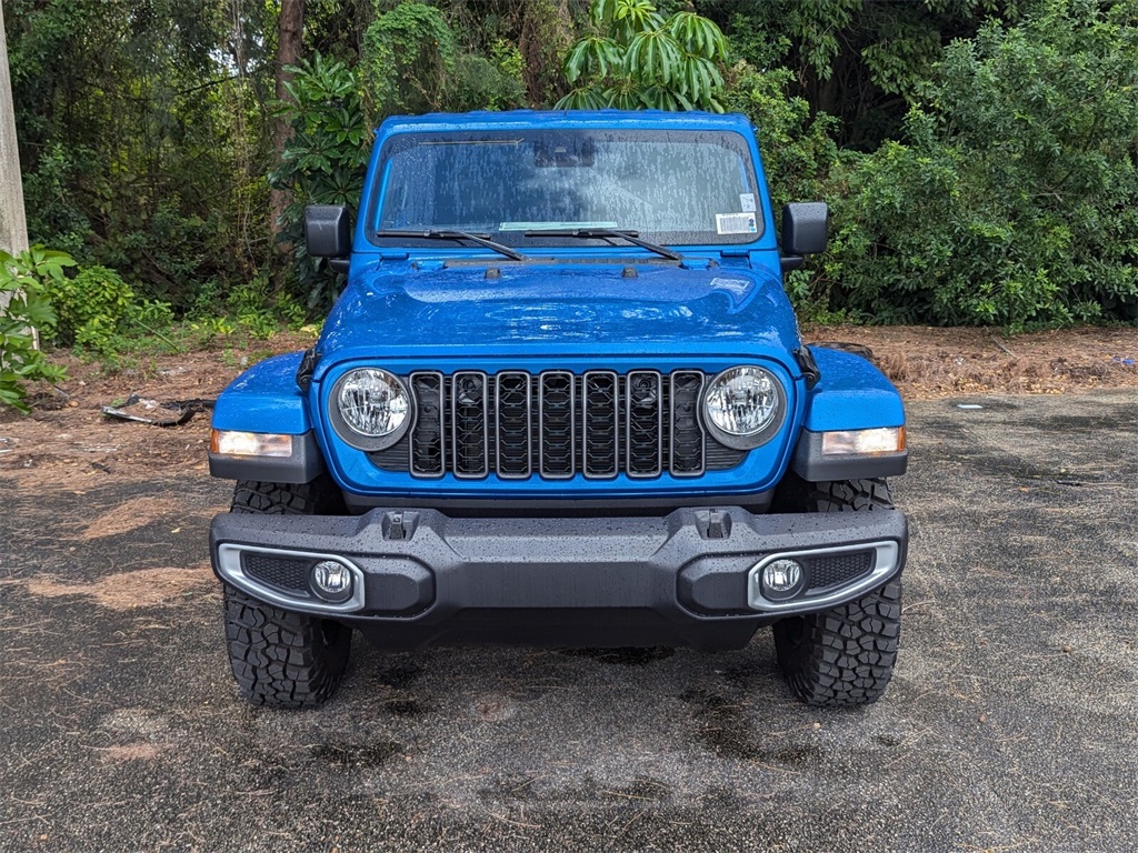 2024 Jeep Gladiator  2