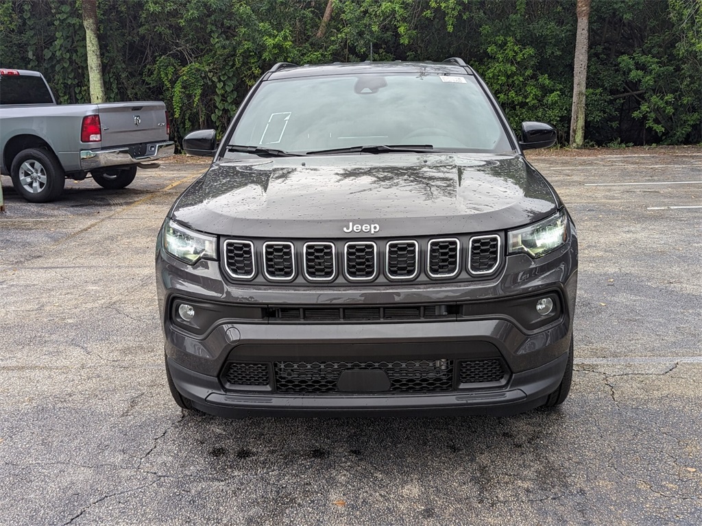 2024 Jeep Compass Latitude Lux 2