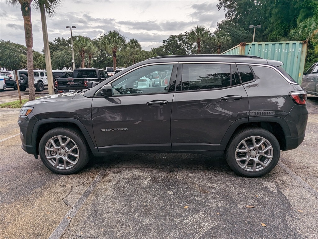 2024 Jeep Compass Latitude Lux 3